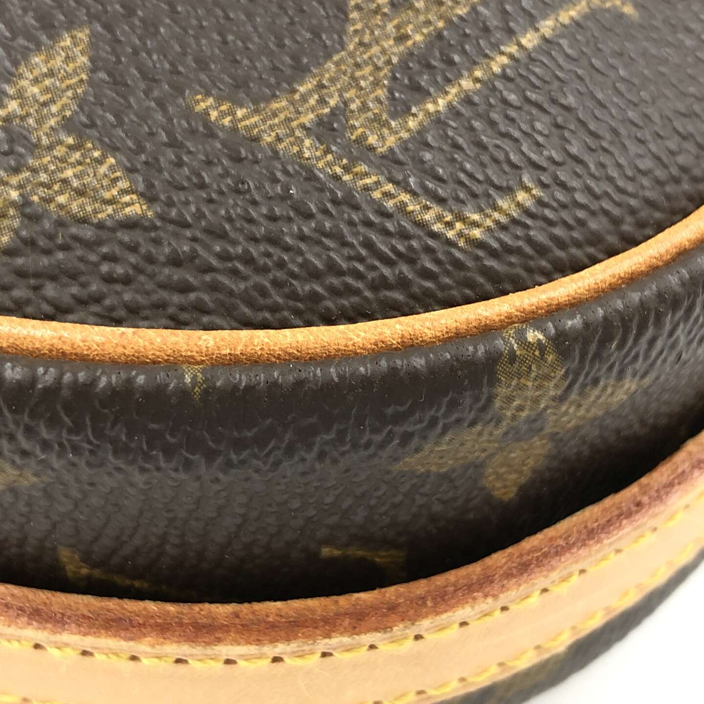 Louis Vuitton Chantilly