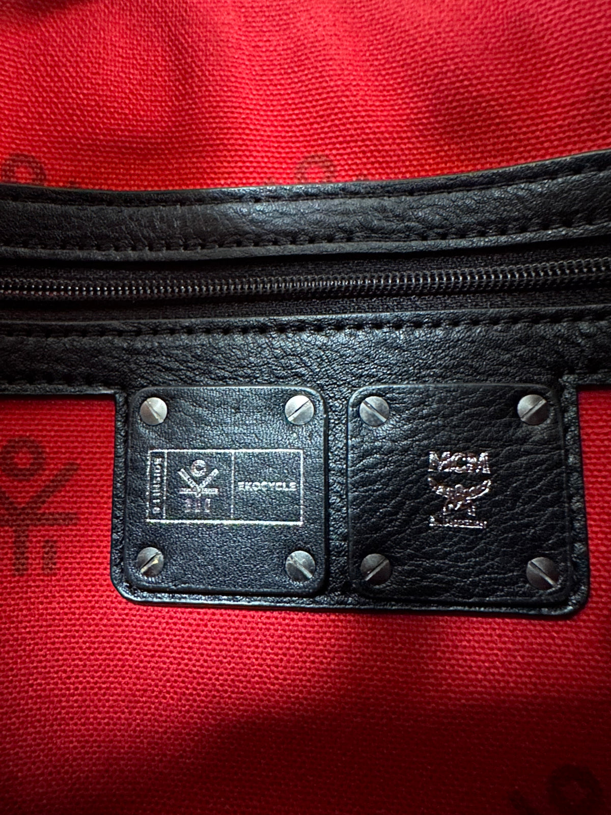 MCM sleeve
