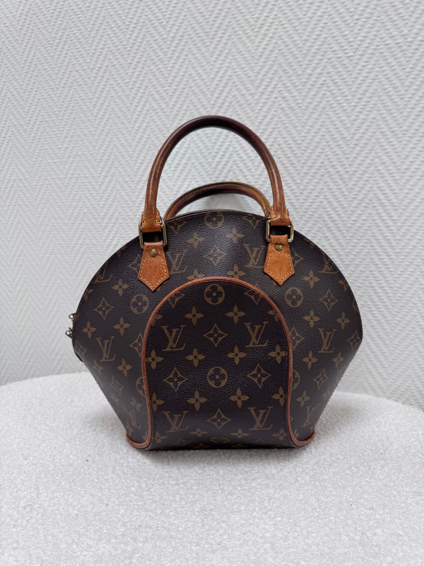 Louis Vuitton elipse