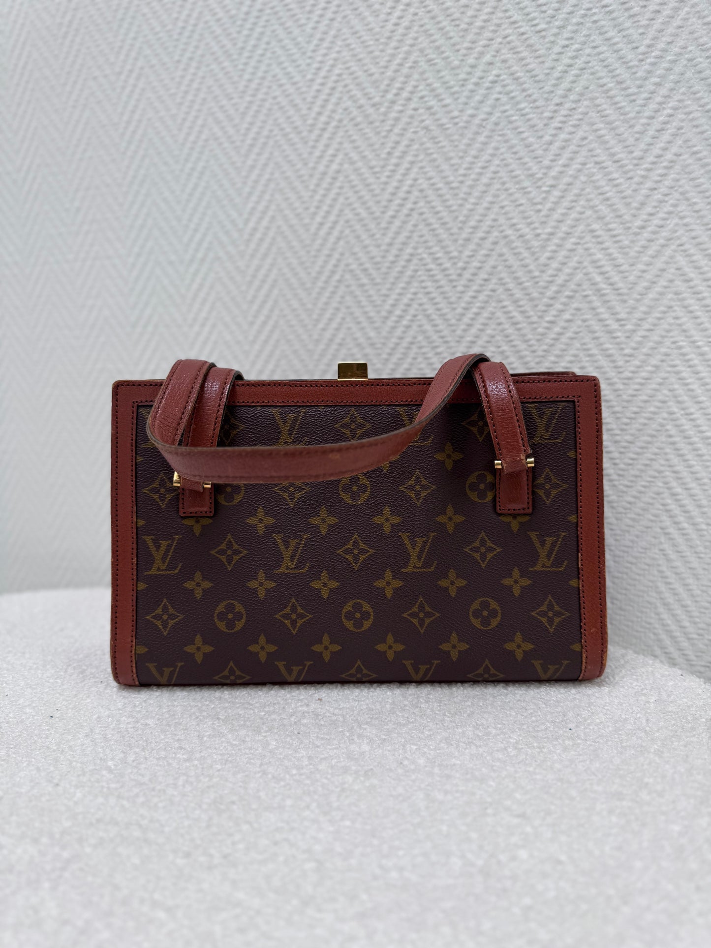 Louis Vuitton Monogram Sac Bavolet