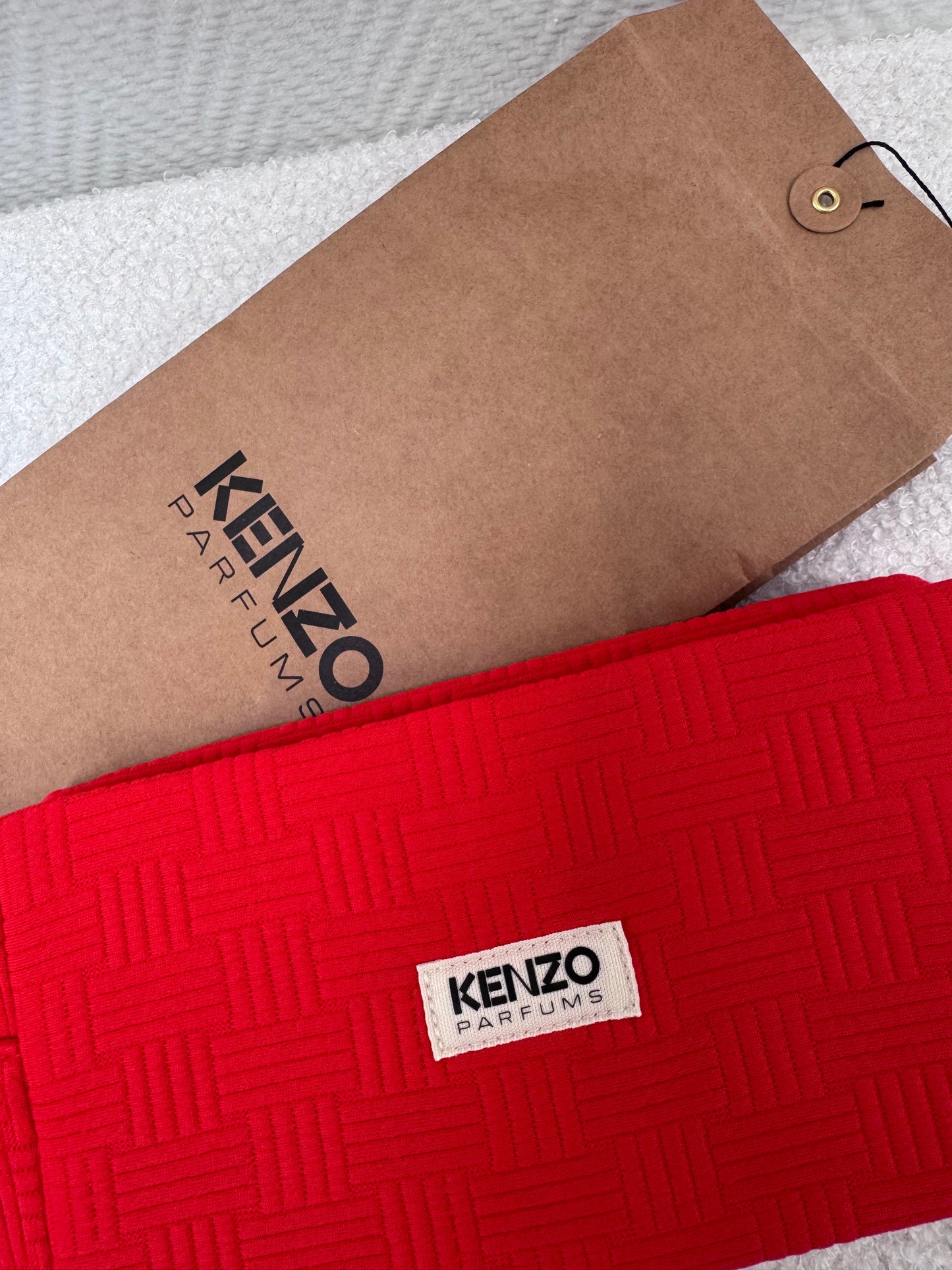 TT giveaway Kenzo parfum pochette