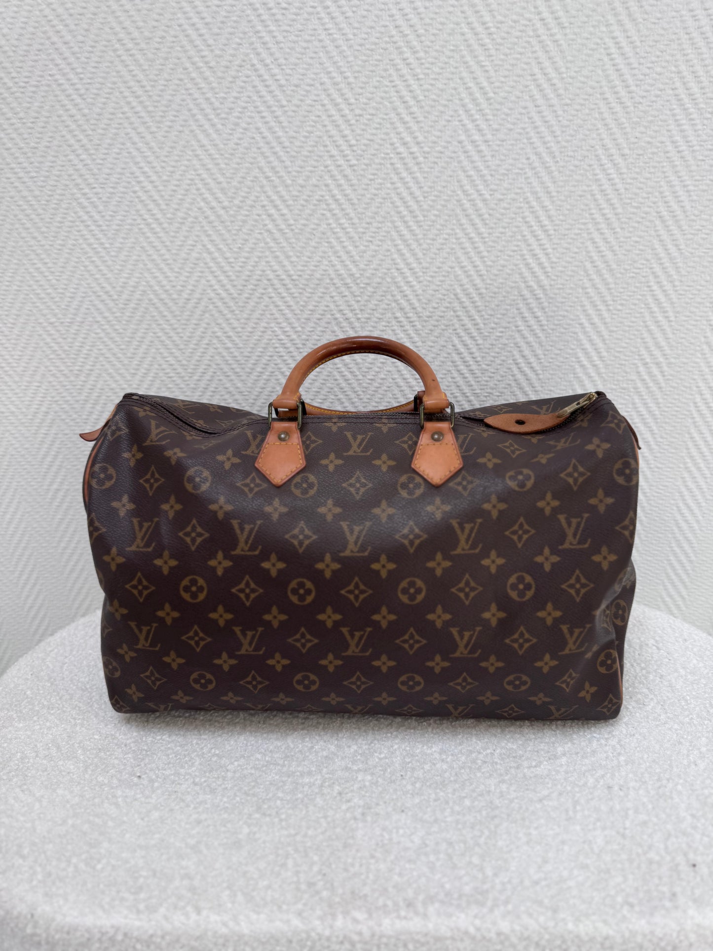 Louis Vuitton speedy 40 monogram