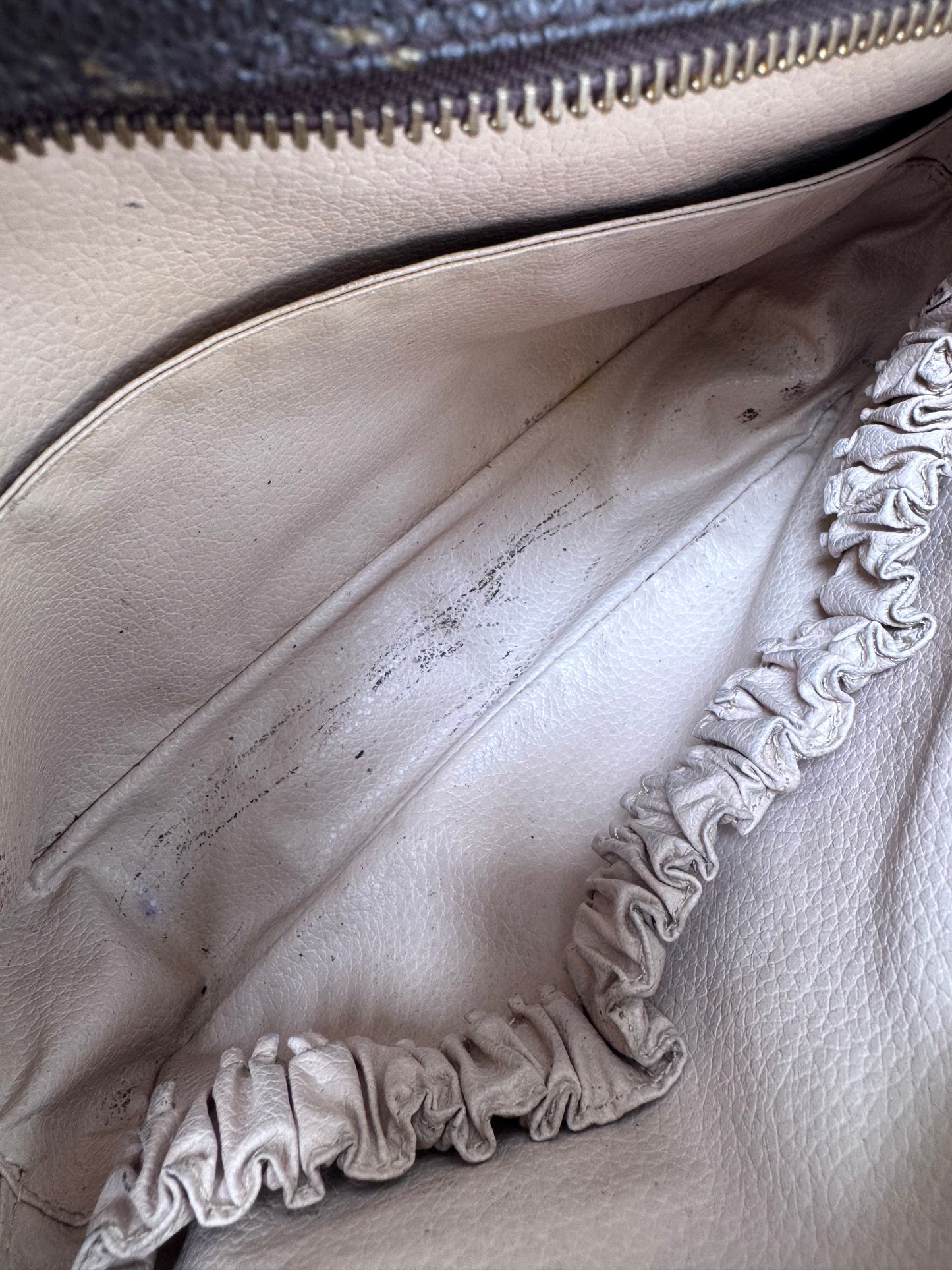 Louis vuitton trousse 23
