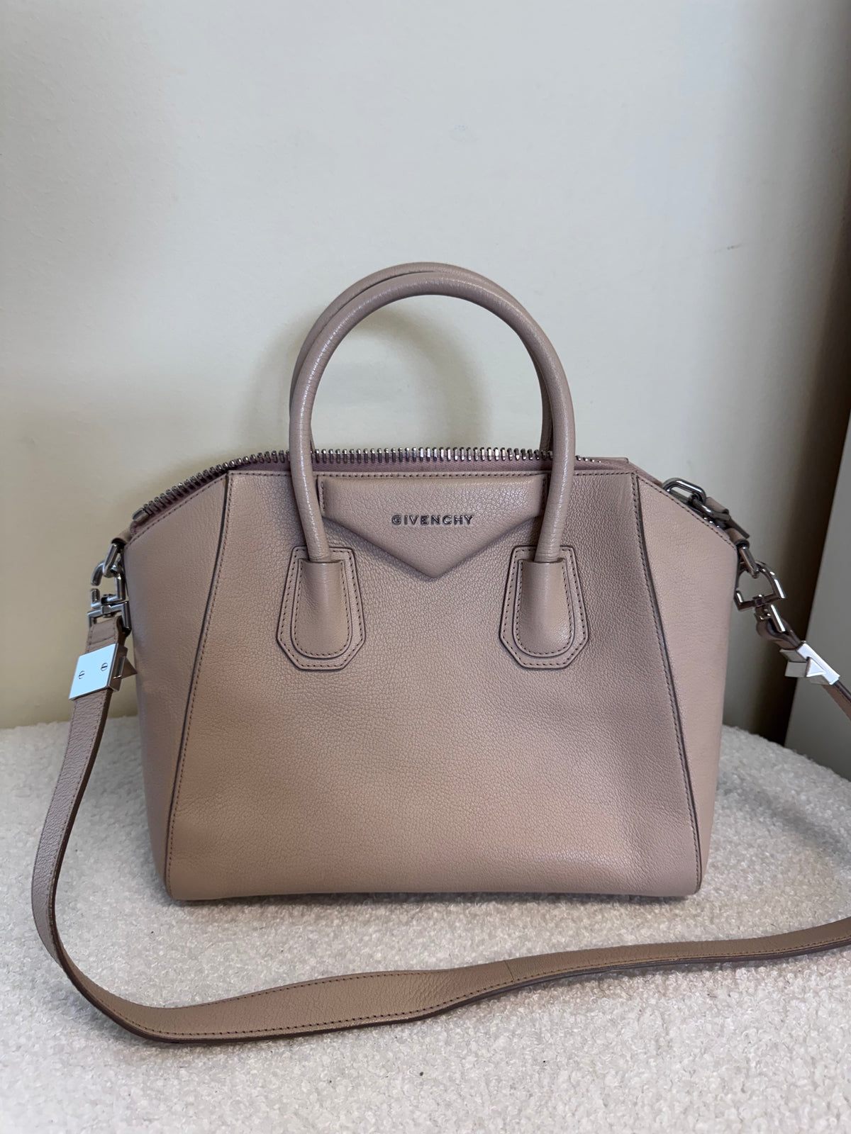 Givenchy antigona