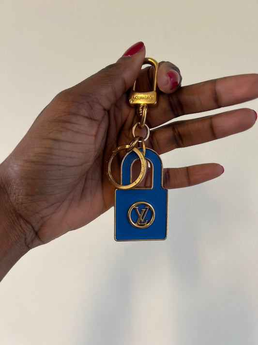 Louis Vuitton Lively Padlock Bag Charm — Réversible Bleu/Rose