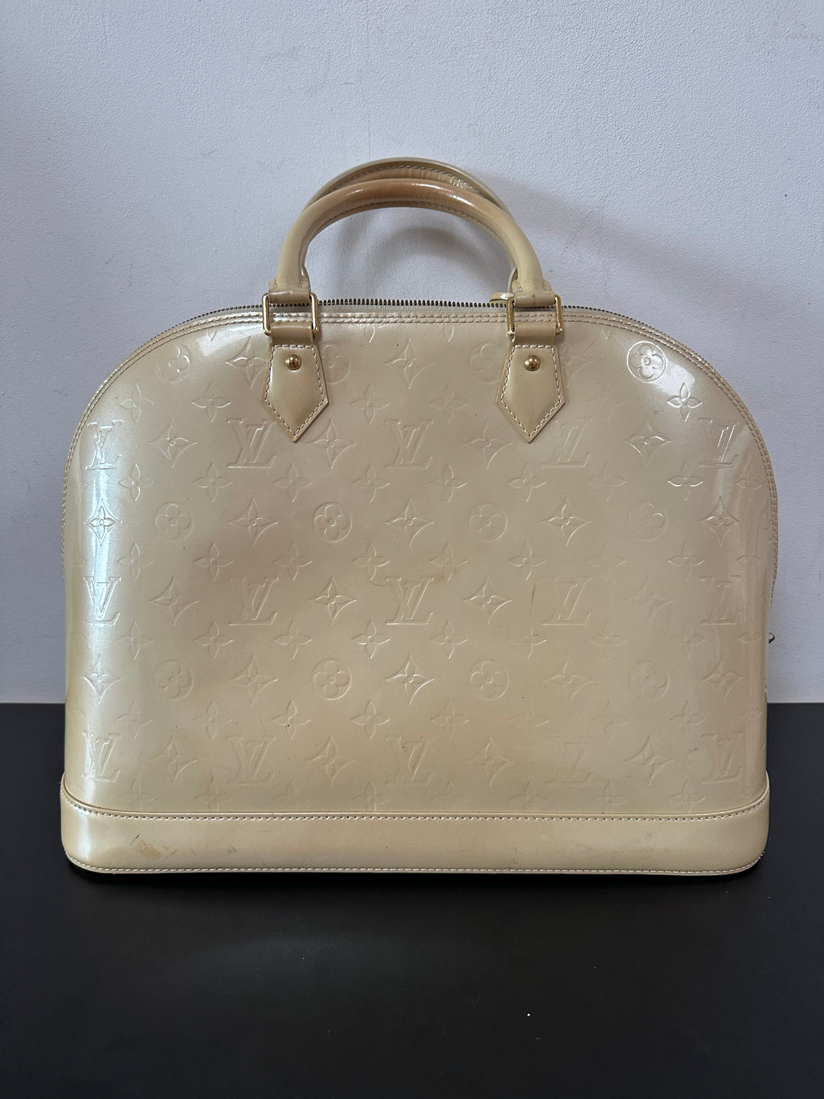 Louis Vuitton alma GM vernis