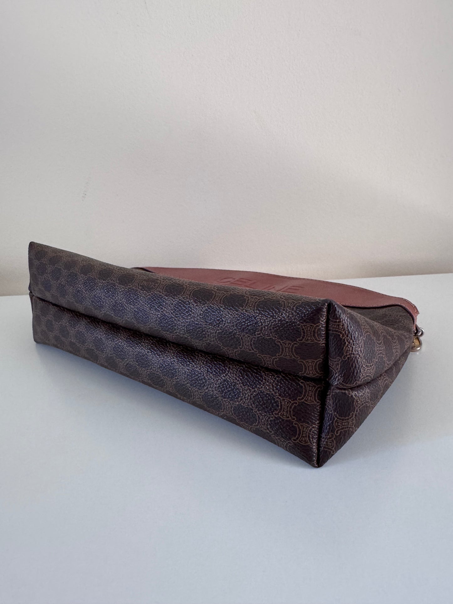 Céline  trousse de toilette en toile enduite macadam marron