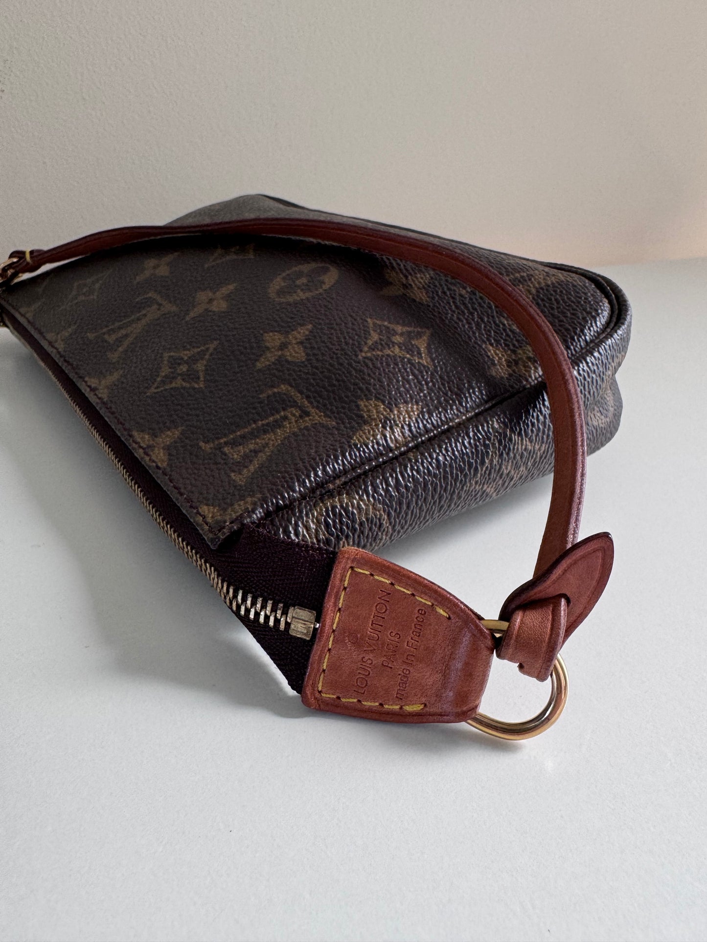 Louis Vuitton pochette accessoires monogram