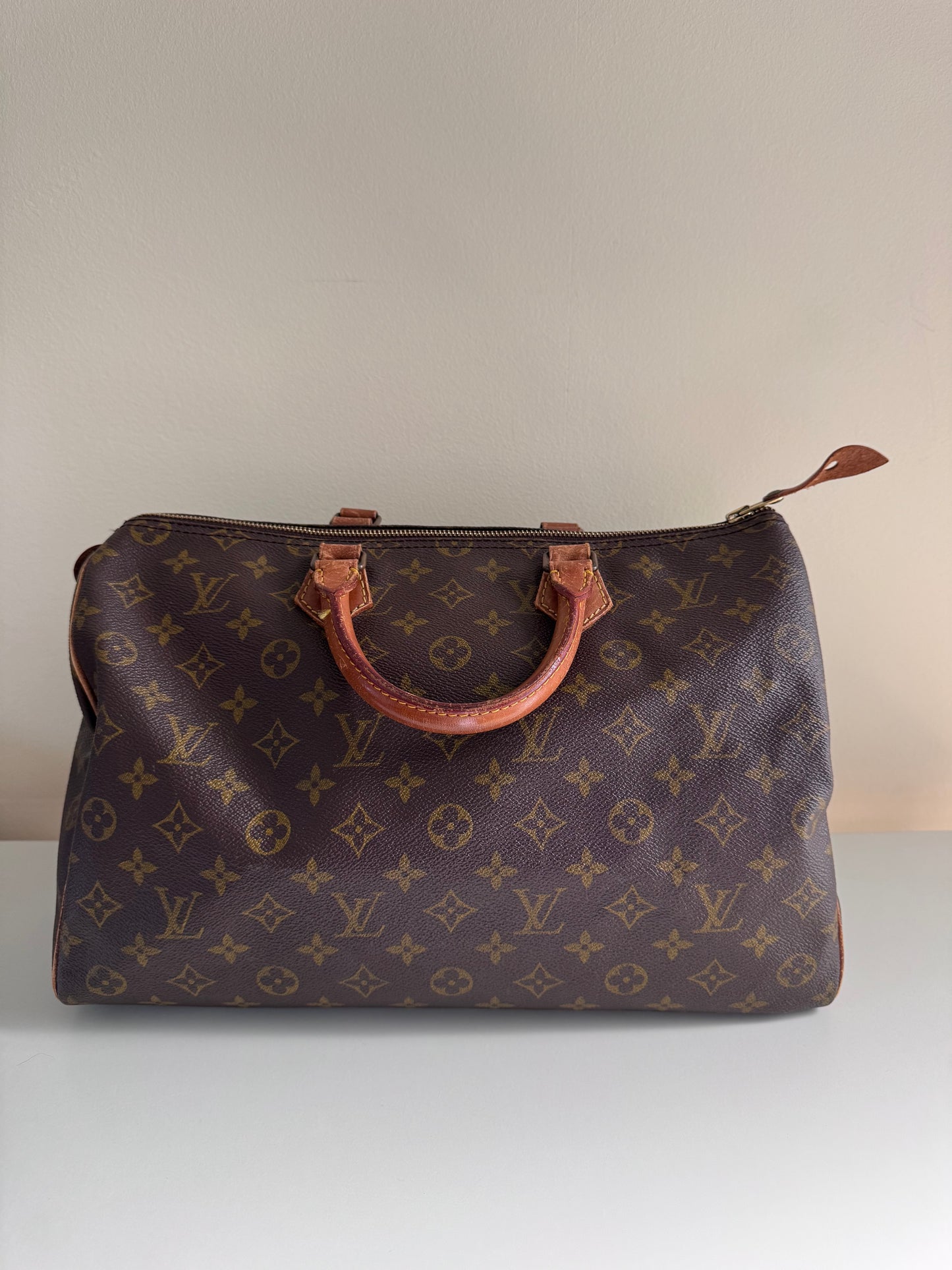 Louis Vuitton speedy 35 monogram
