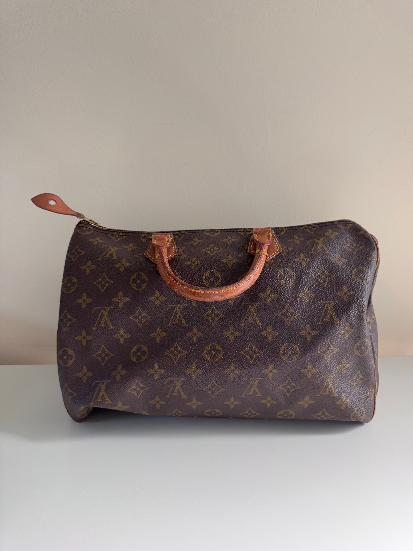 Louis Vuitton speedy 35 monogram