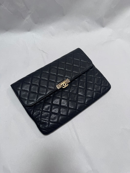 Chanel clutch cuir caviar