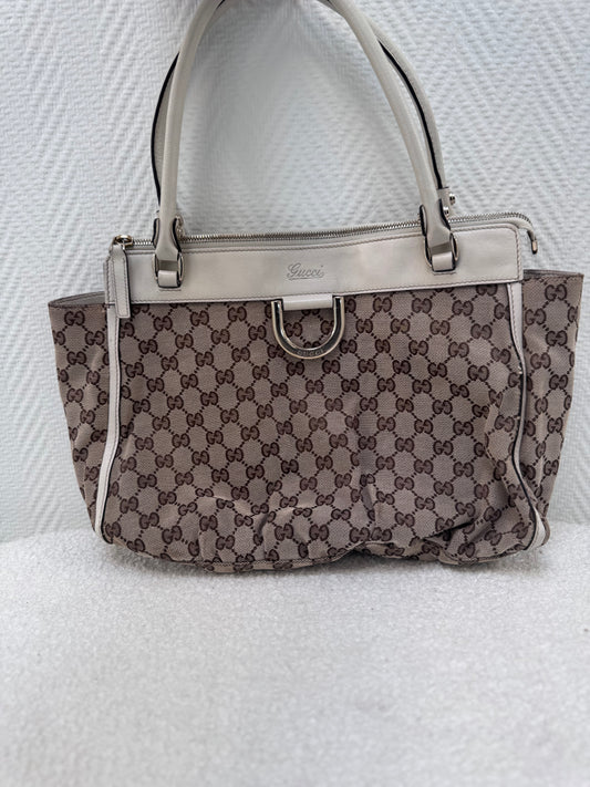 Gucci abby D ring white