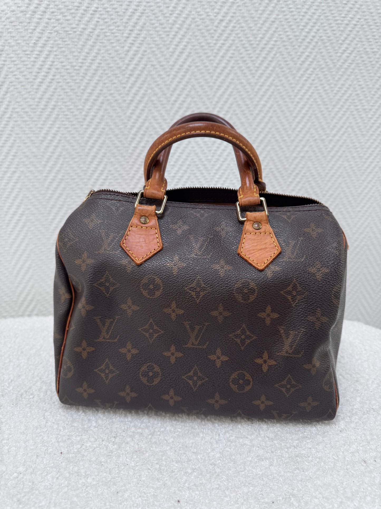 Louis Vuitton speedy 25