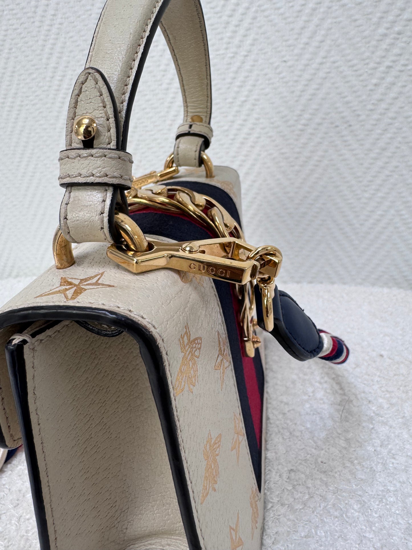 Sac Gucci Sylvie Mini - motif etoiles et abeilles
