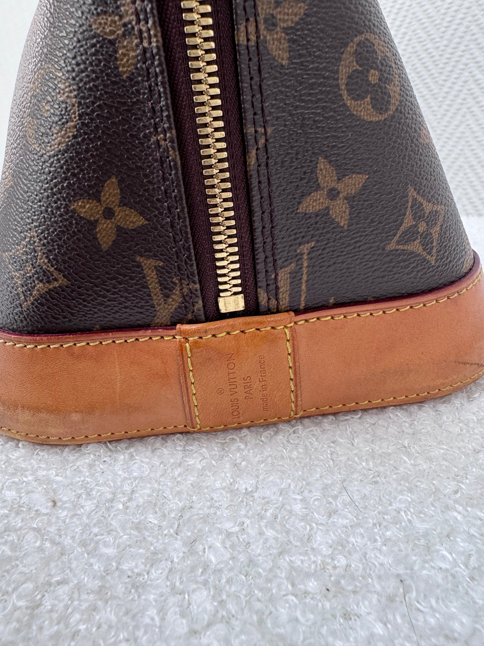 Sac Louis Vuitton Ellipse MM - base du sac