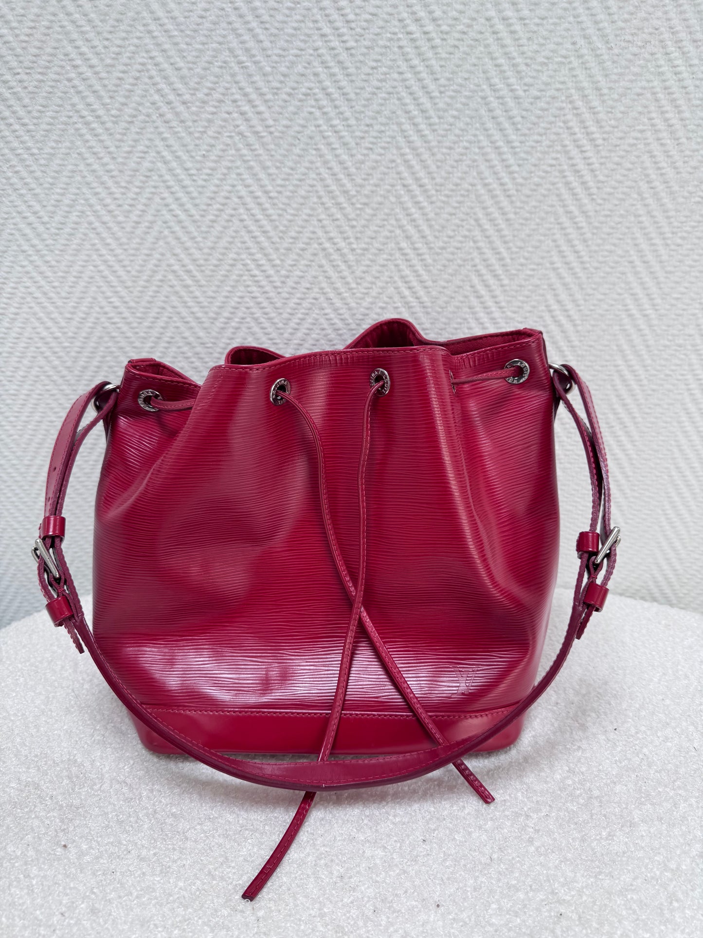Louis Vuitton Epi Noé rouge