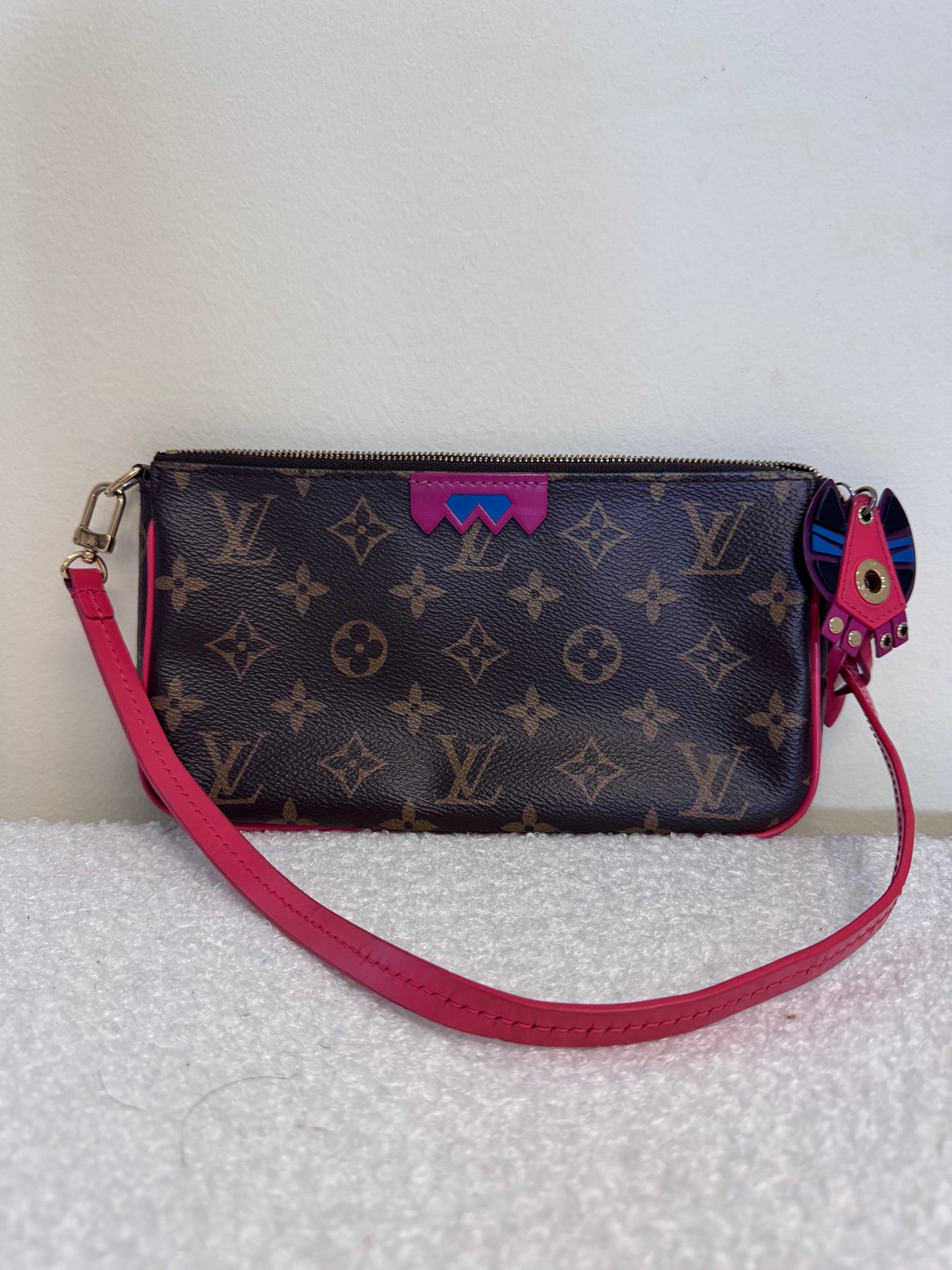 Louis Vuitton Monogram Totem Pochette Accessoires NM