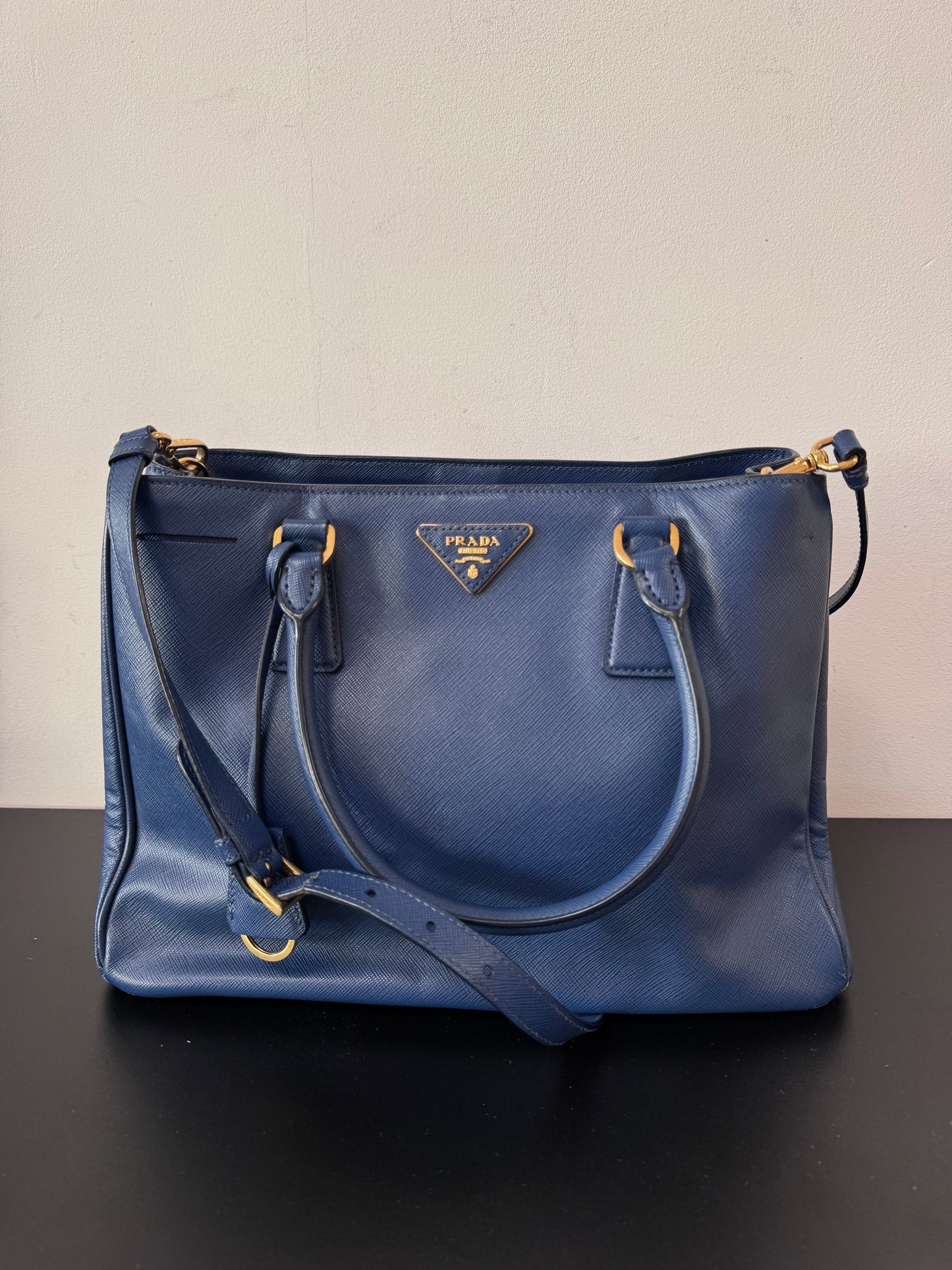 Prada Galleria bleu