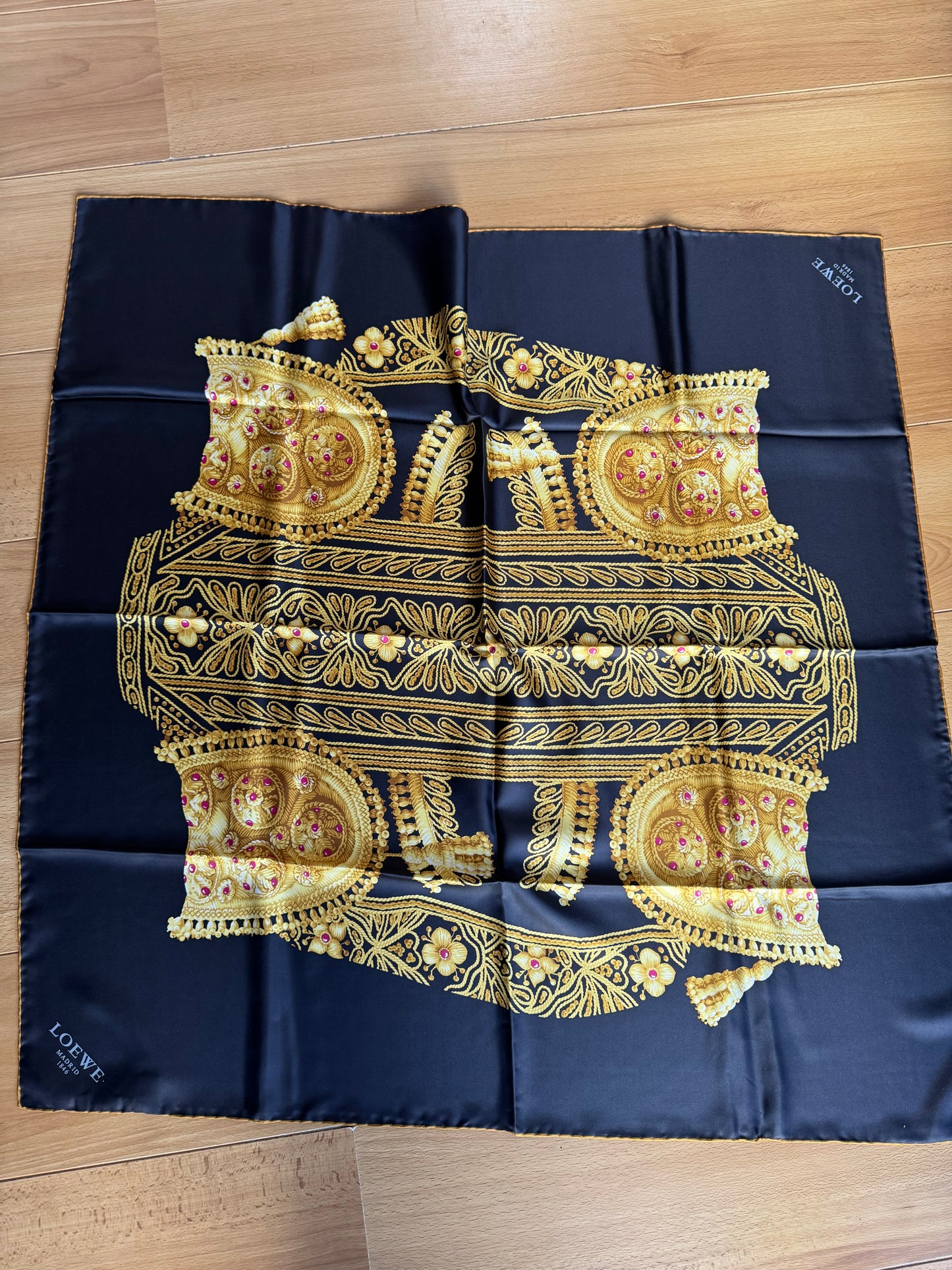 Loewe - Foulard en soie (noir/dore)