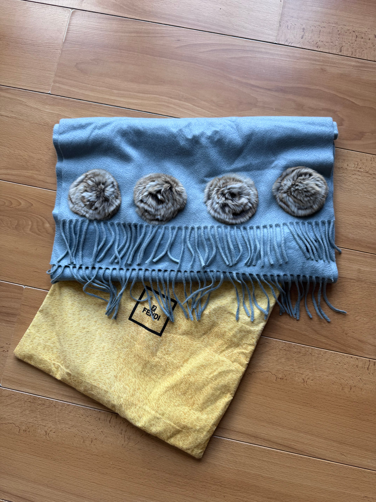 Fendi écharpe cachemire - Orilag/Mink Fur Pom Pom