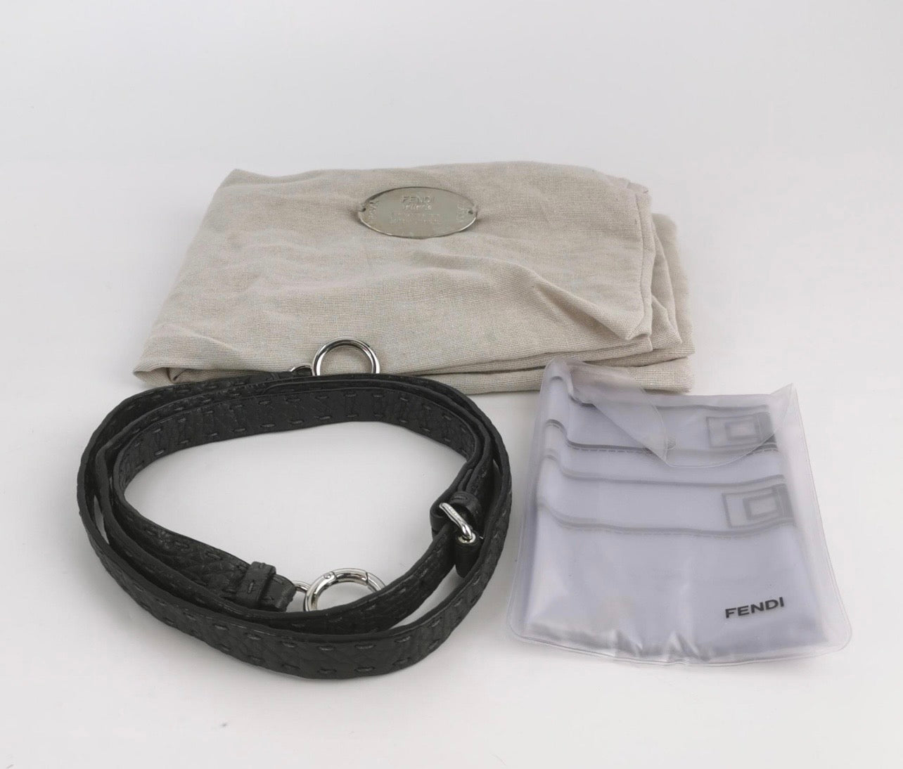 Sac Fendi Peekaboo Medium Selleria en cuir grainé gris foncé