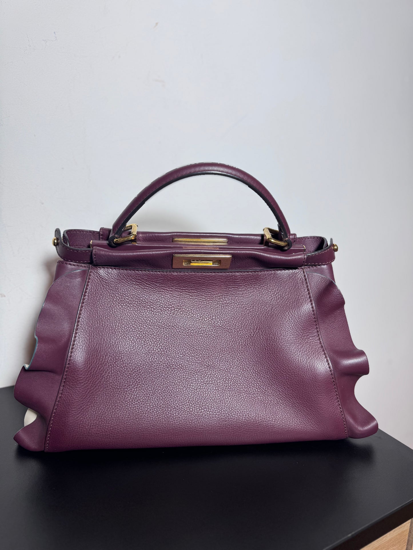 Fendi Peekaboo couleur plum mauve en cuir grainé