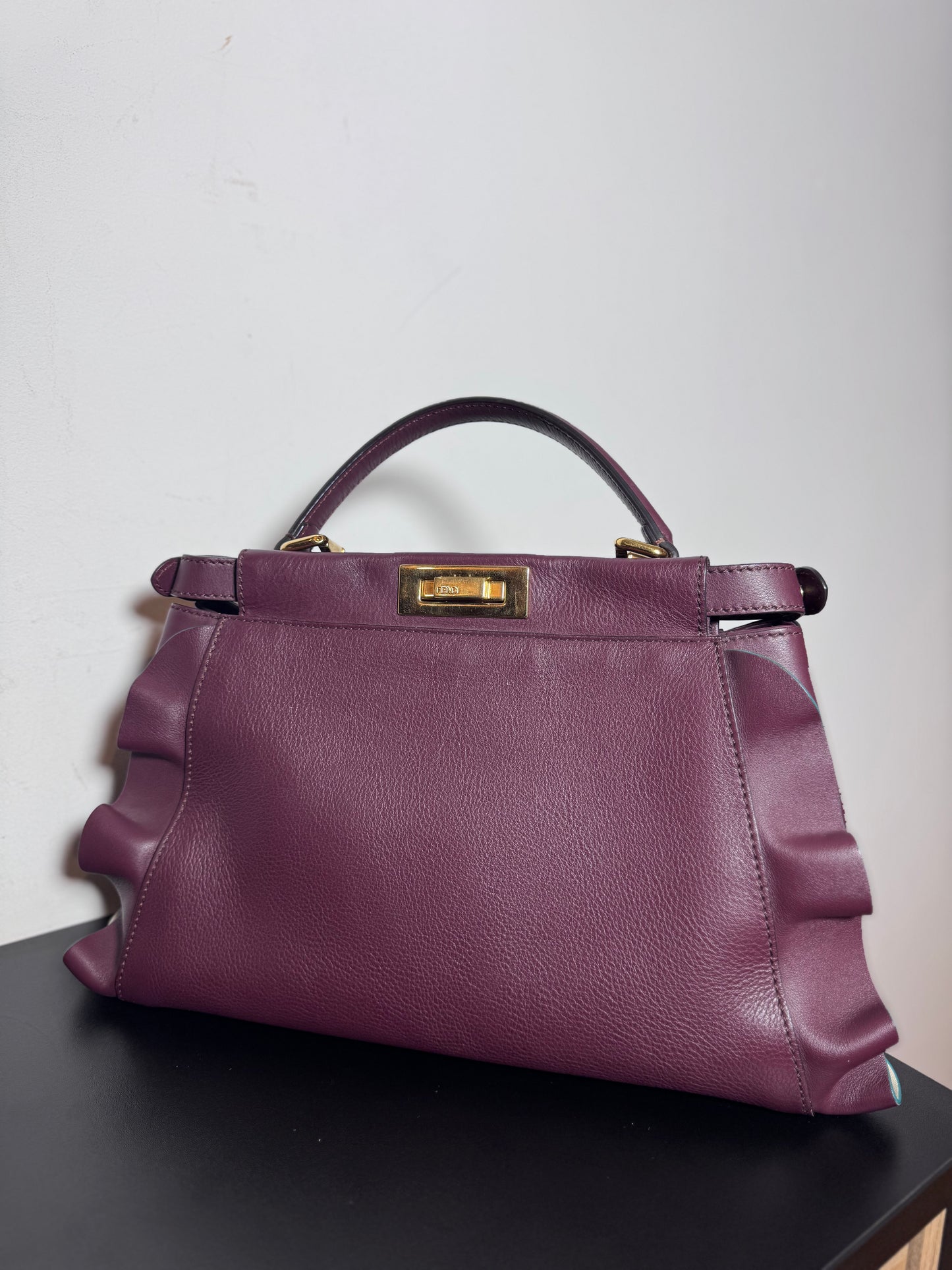 Fendi Peekaboo couleur plum mauve en cuir grainé