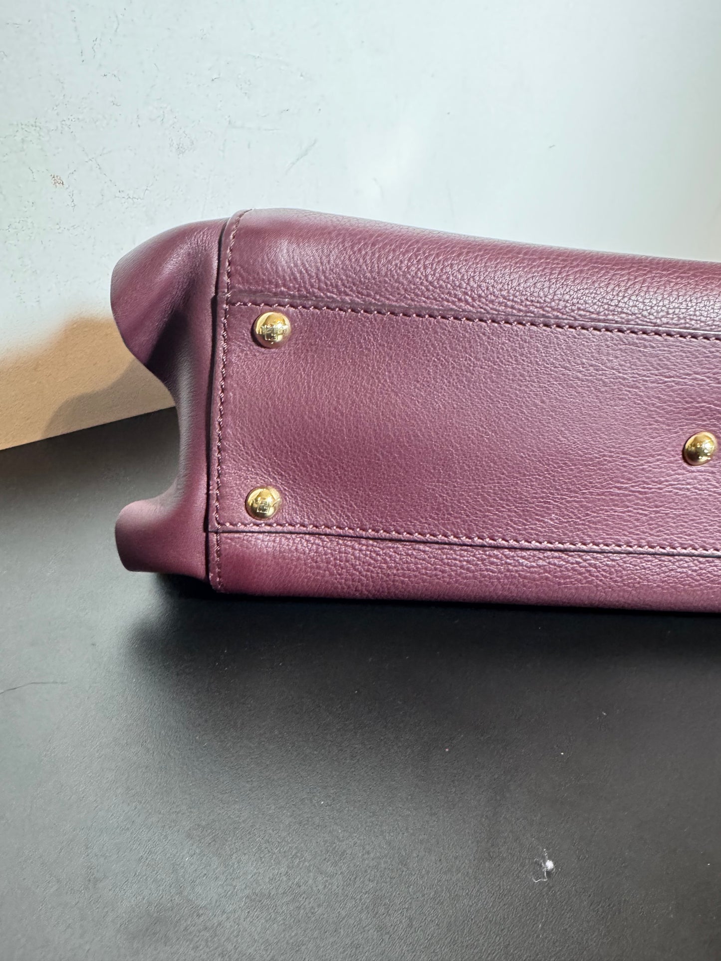 Fendi Peekaboo couleur plum mauve en cuir grainé