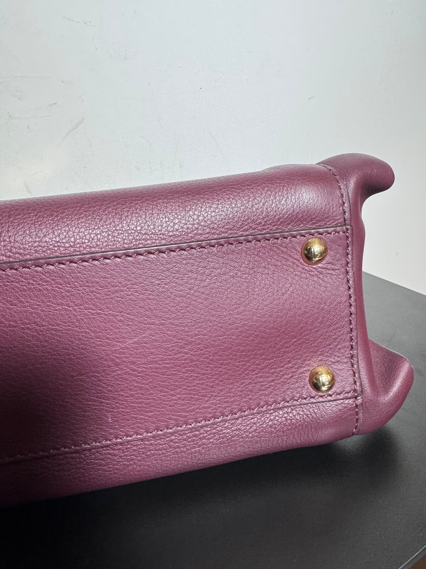 Fendi Peekaboo couleur plum mauve en cuir grainé