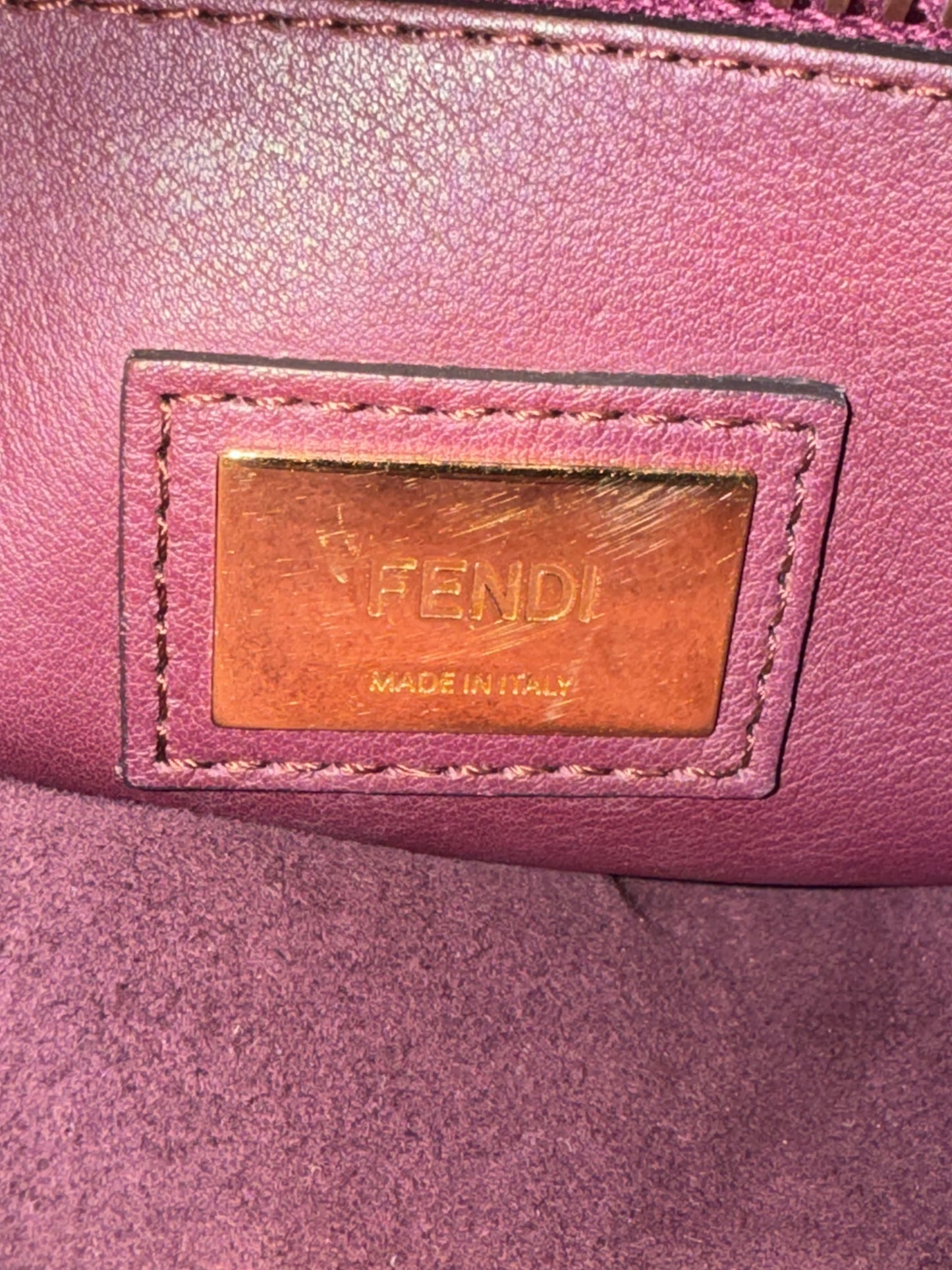 Fendi Peekaboo couleur plum mauve en cuir grainé