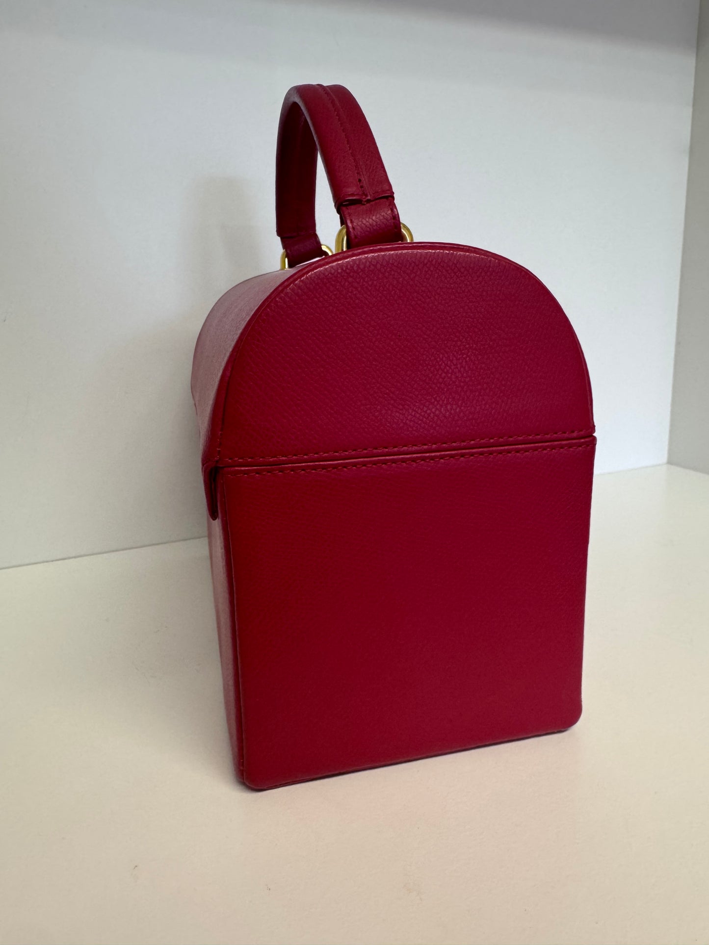 MCM Vintage Leather Vanity Bag couleur Cherry Red