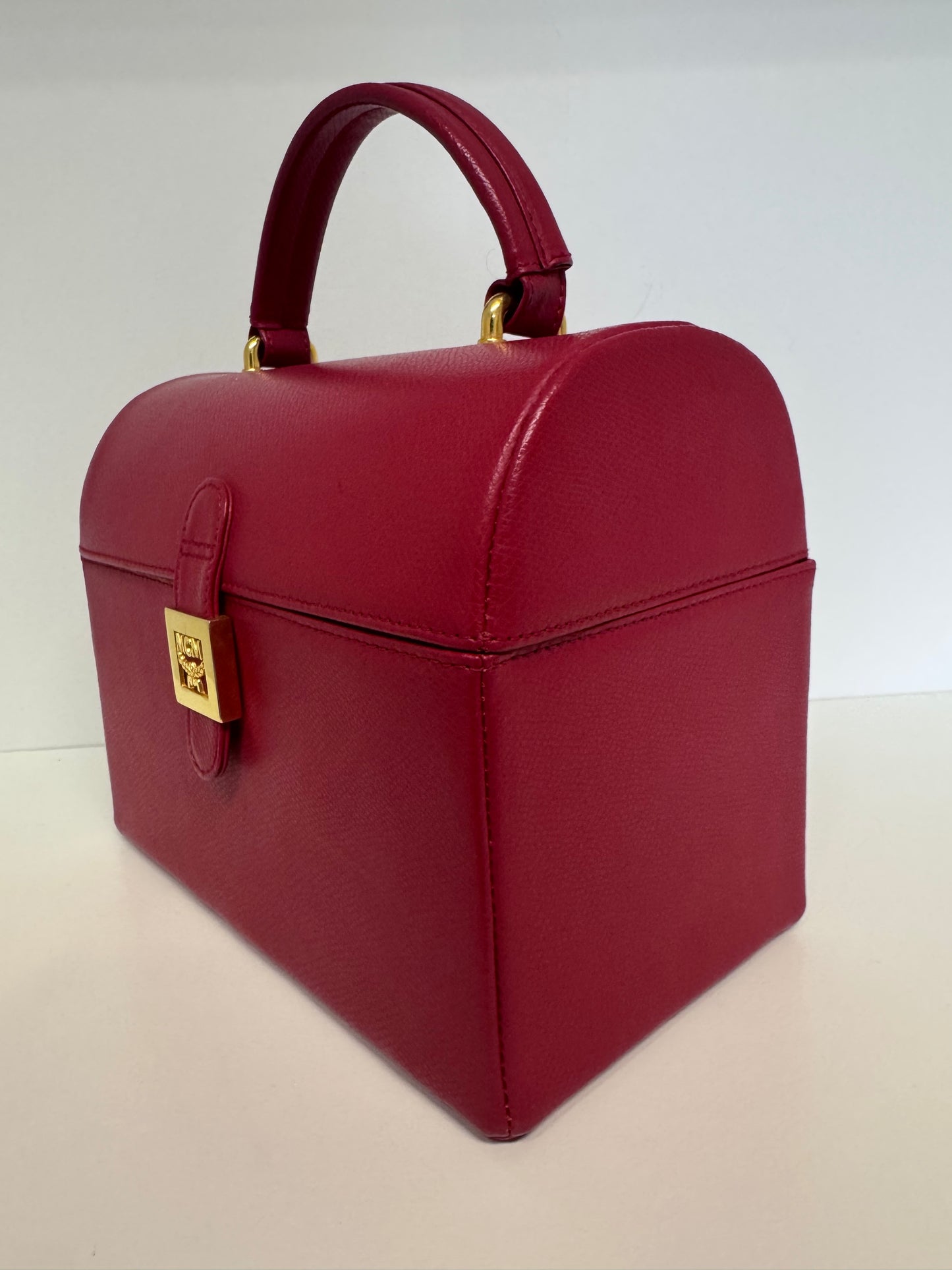 MCM Vintage Leather Vanity Bag couleur Cherry Red
