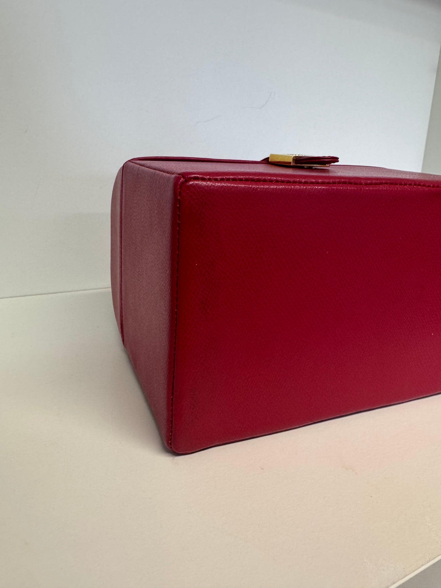 MCM Vintage Leather Vanity Bag couleur Cherry Red