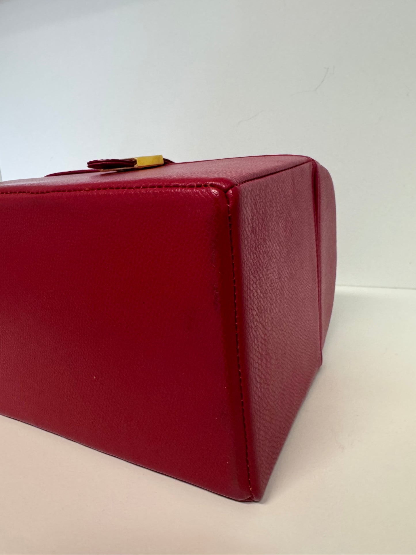 MCM Vintage Leather Vanity Bag couleur Cherry Red