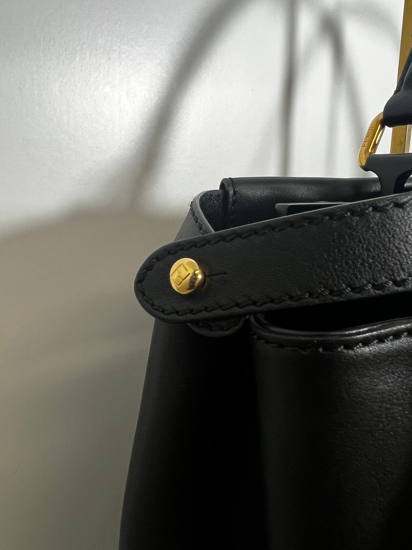 Fendi Peekaboo (L) noir avec bandoulière