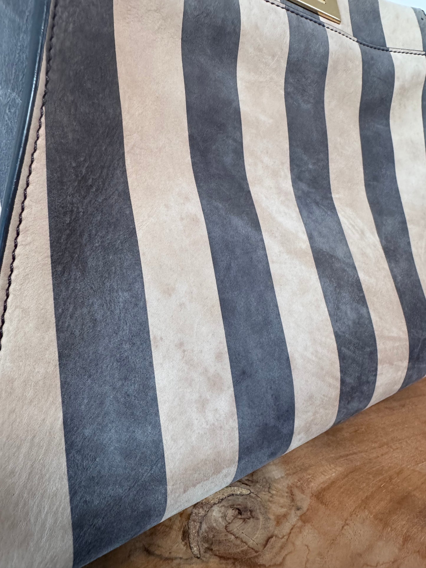 Fendi Peekaboo en cuir velours rayé
