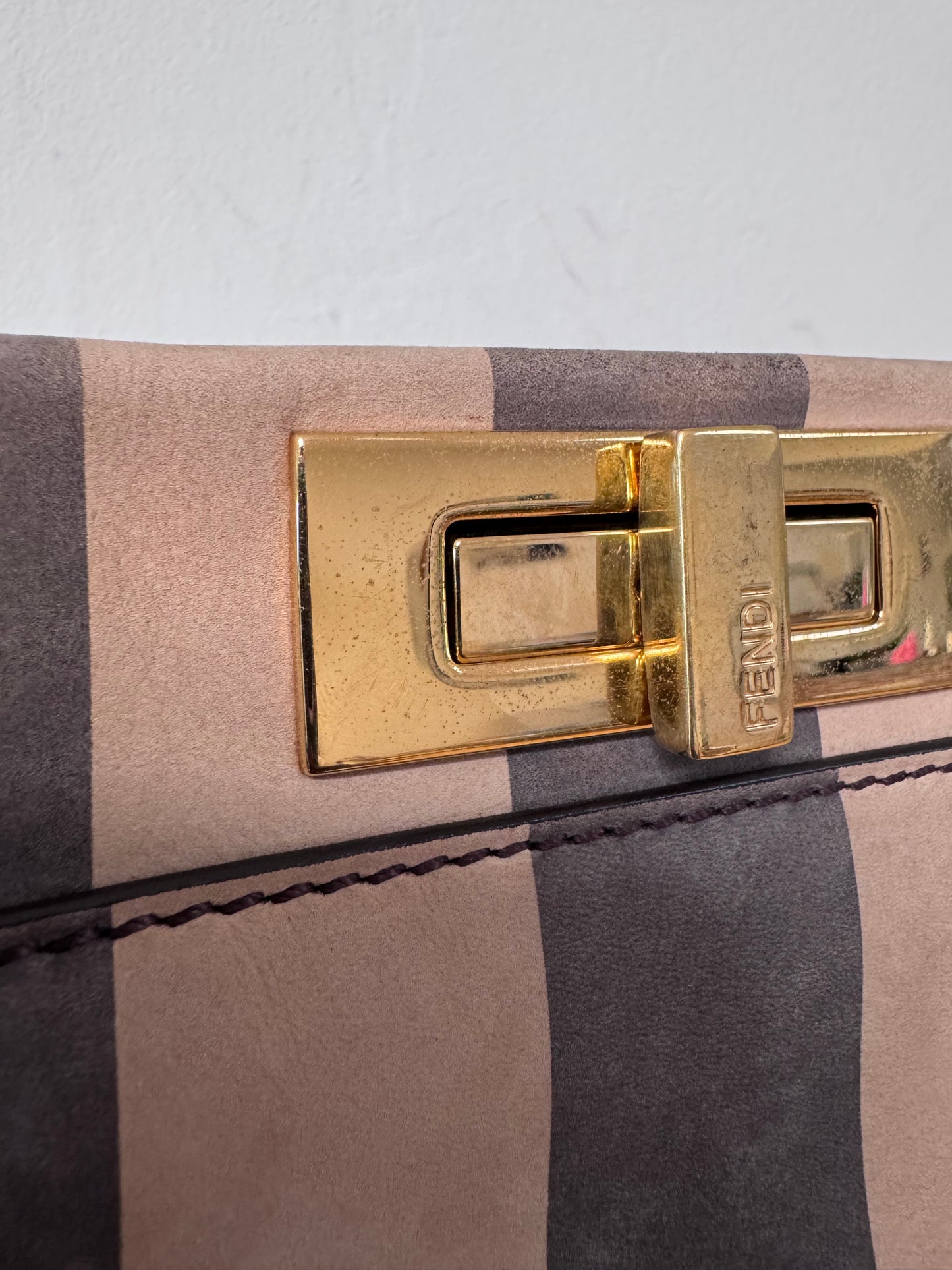 Fendi Peekaboo en cuir velours rayé