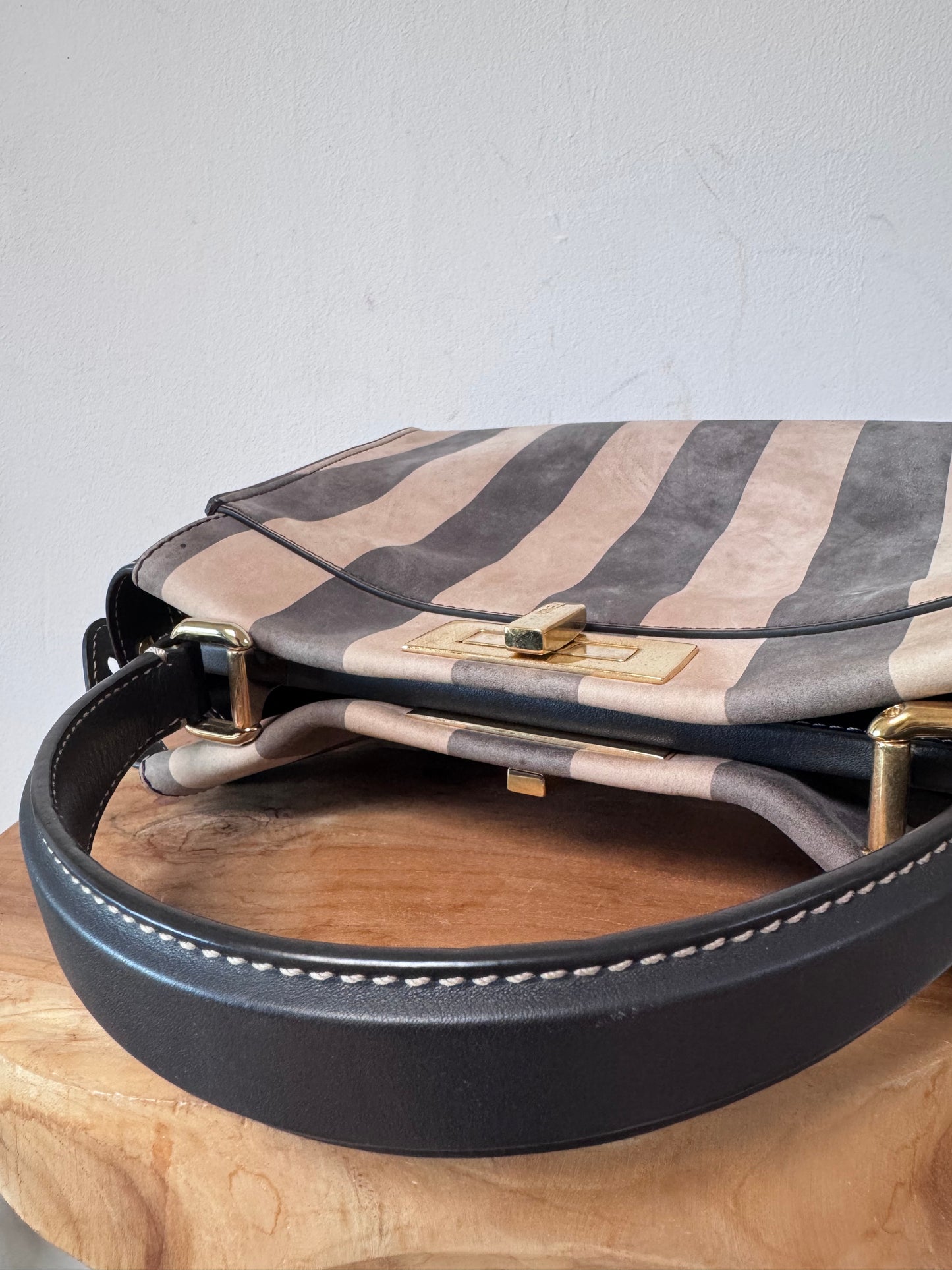 Fendi Peekaboo en cuir velours rayé